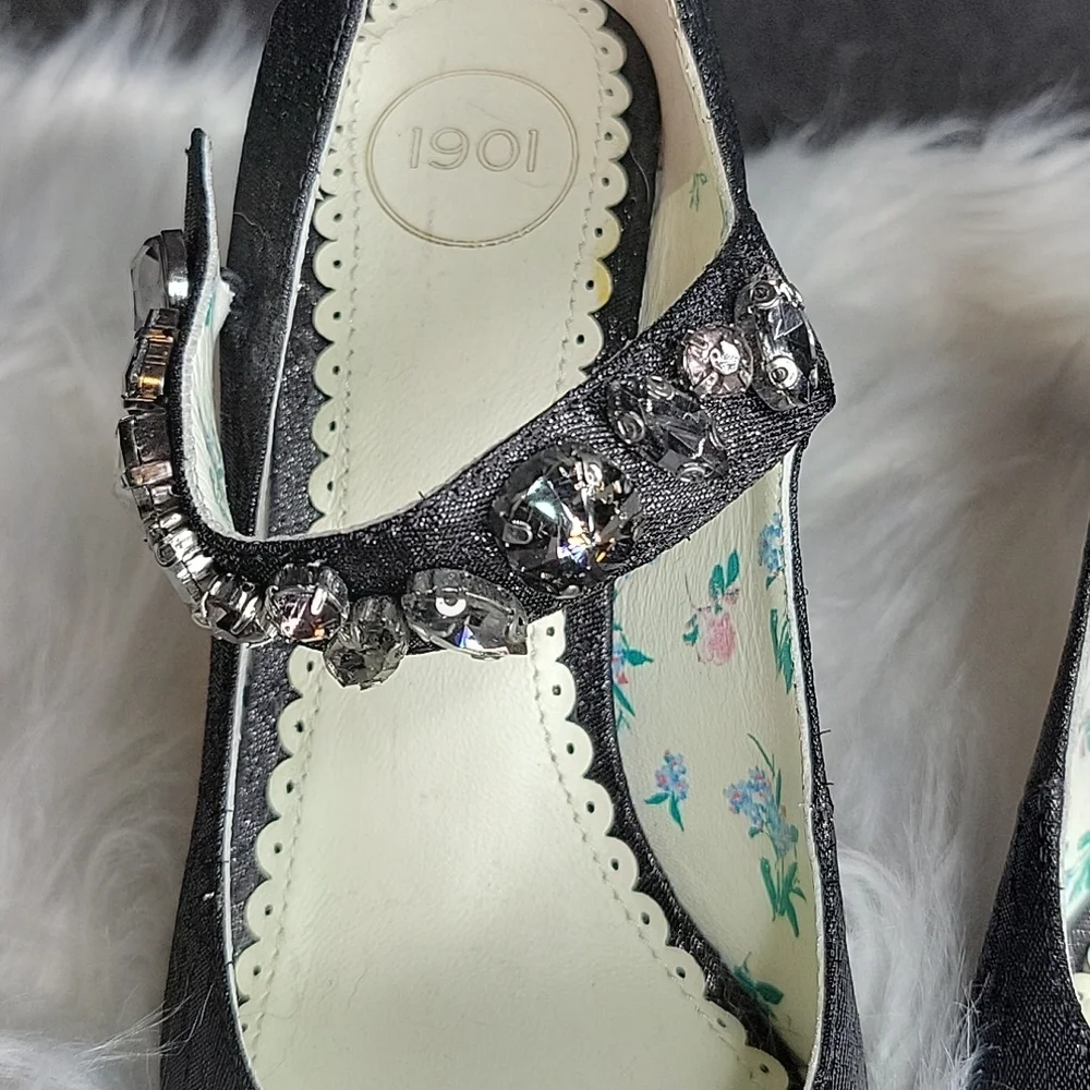 MARY JANE 1901 Shimmery Black‎ Brocade Heels Rhinestone Straps Size 5.5 M